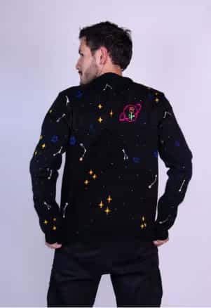 Detalle tejido alta definicion sueter Principito Galaxia negro